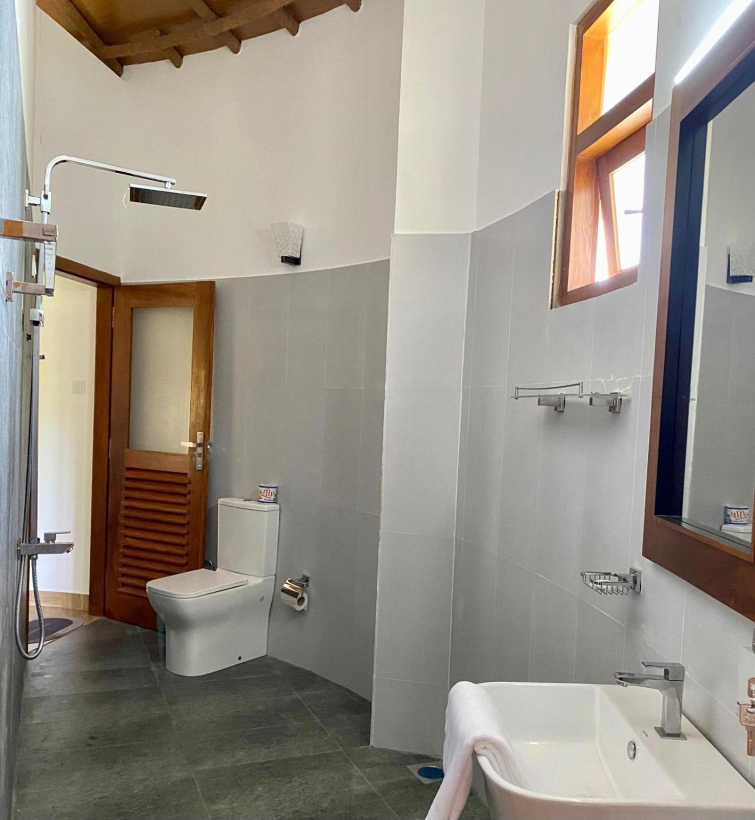 Senu Lagoon Villa Тангалла Экстерьер фото